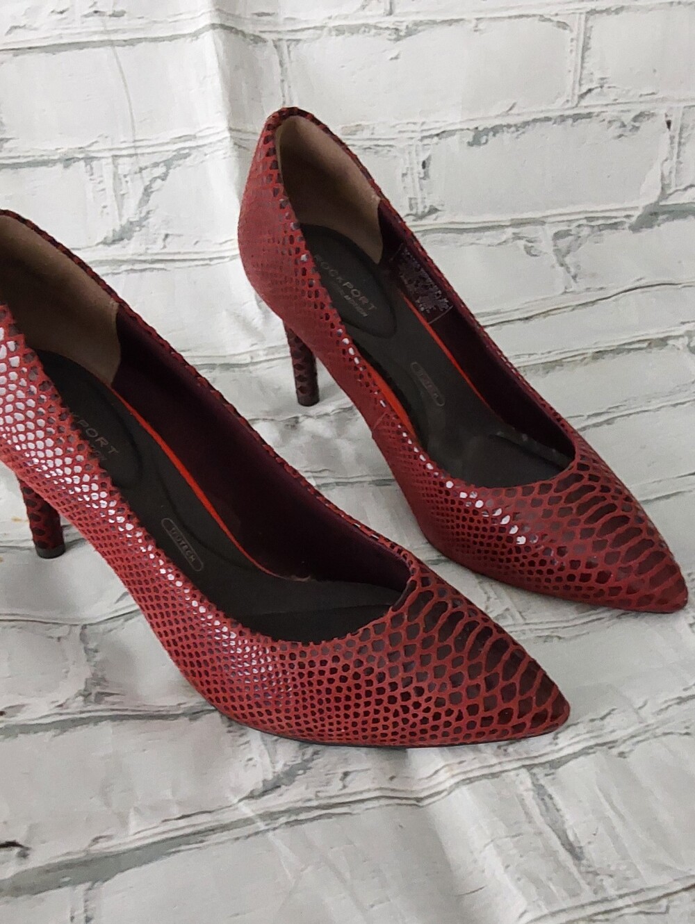 Rockport Red Snake-Embossed Leather Pumps Heels Sz 7